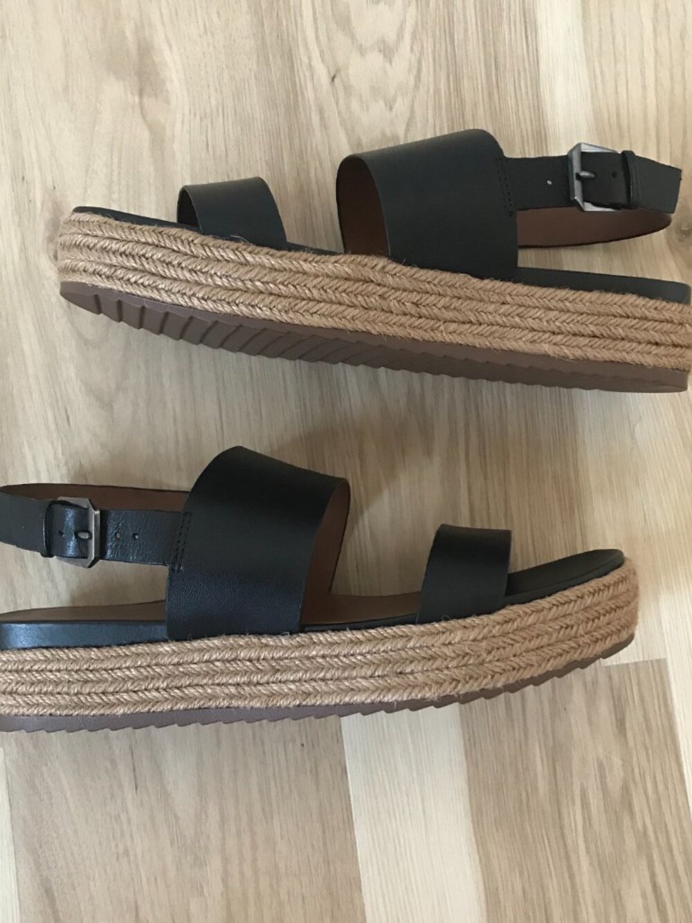 Naturalizer Black Leather Sandals Size 10 Wide ๐ค Classic and Comfortable - Picture 8 of 10